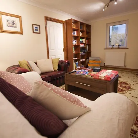 Woodlands, Little Carloggas, St Mawgan, Newquay, Cornwall, Tr8 4eq *