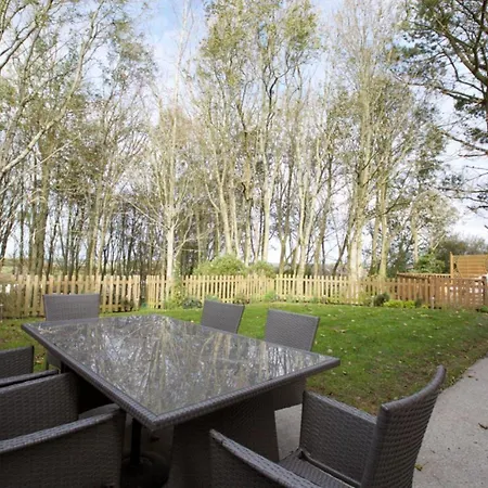 Woodlands, Little Carloggas, St Mawgan, Newquay, Cornwall, Tr8 4eq Дом отдыха Ньюки