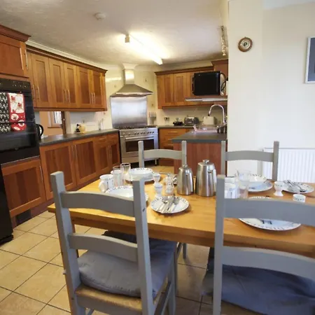 Woodlands, Little Carloggas, St Mawgan, Newquay, Cornwall, Tr8 4eq Дом отдыха *